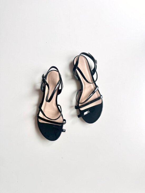 Club Monaco Shoes - CLUB MONACO Black Patent Leather Flat Strappy Toe Thong Sandals, Size 37